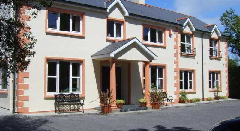 Macliam Lodge Guesthouse 크로나킬티 외부 사진