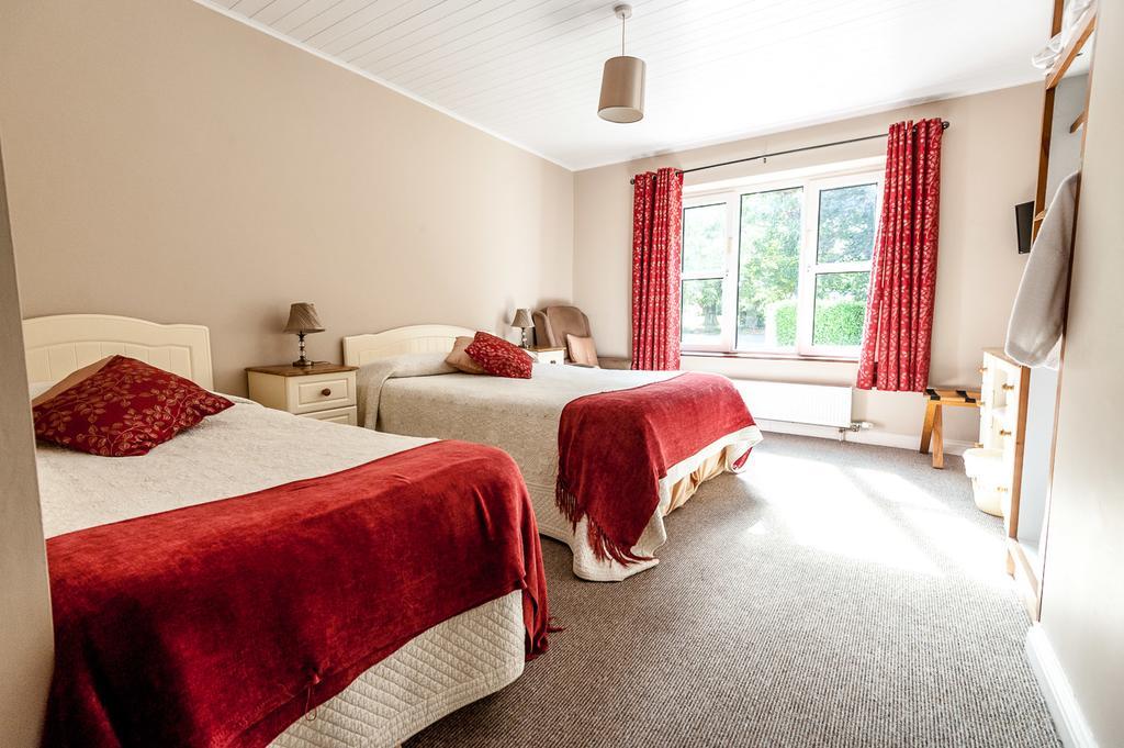 Macliam Lodge Guesthouse 크로나킬티 외부 사진