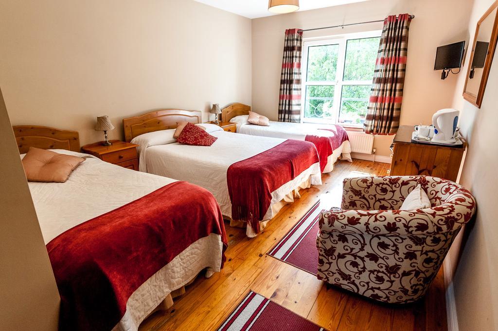 Macliam Lodge Guesthouse 크로나킬티 외부 사진