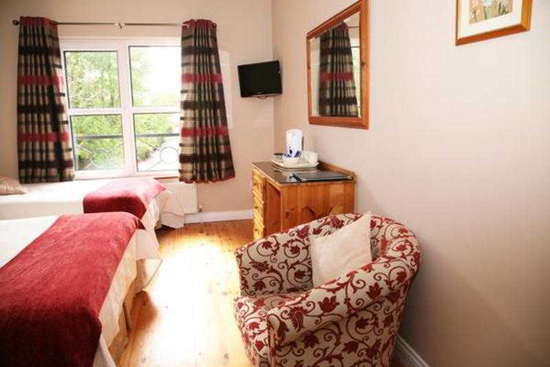 Macliam Lodge Guesthouse 크로나킬티 외부 사진